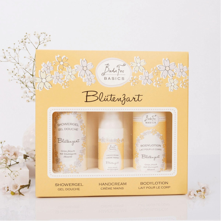 Coffret pour le corps BASICS, senteur Thé vert/Fleurs des prés d'été/Pomme