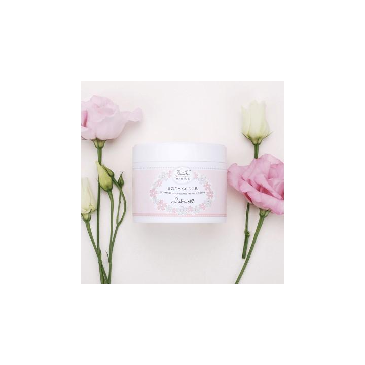 Gommage corps 400ml BASICS, senteur Fraise & Rhubarbe
