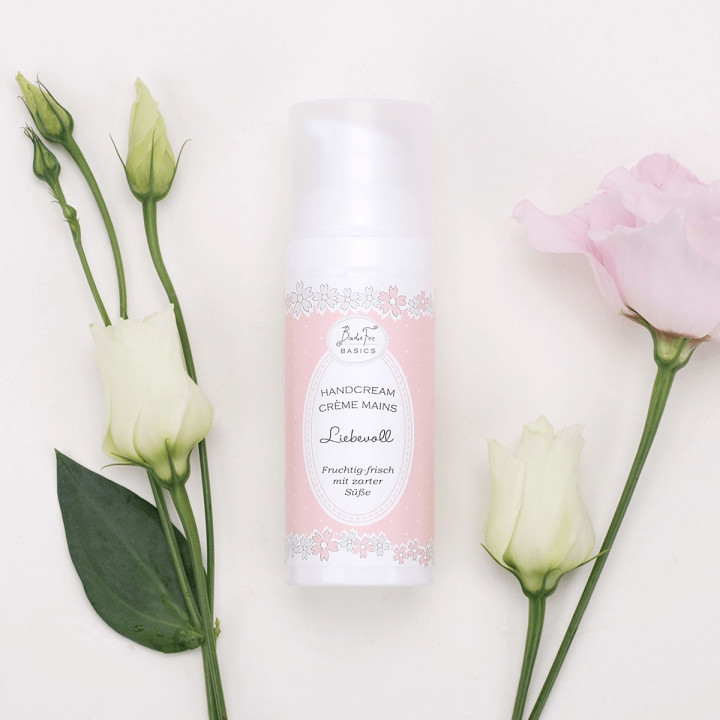 Crème mains 50ml BASICS, senteur Fraise/Rhubarbe