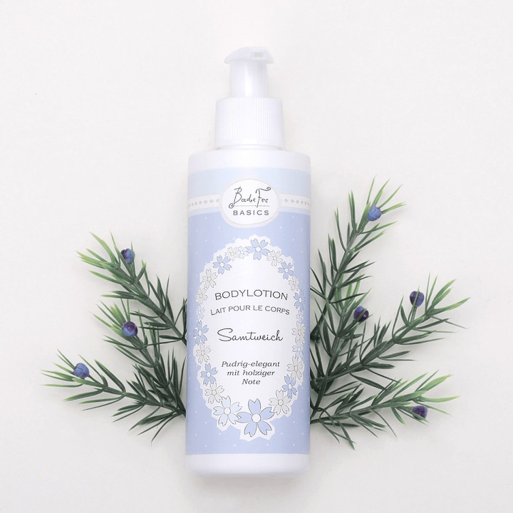 Distributeur lotion corps 200ml BASICS, senteur Agrumes/Jasmin/Bois de santal/Ambre