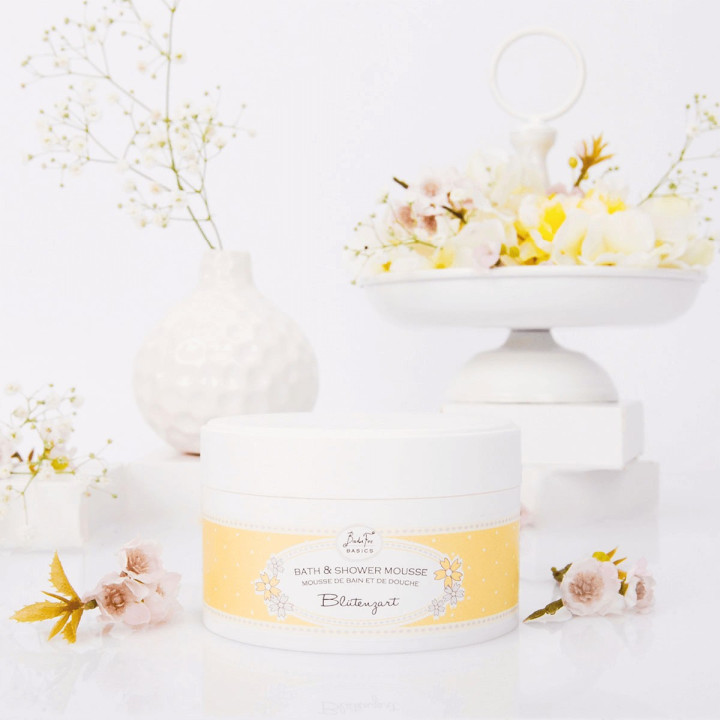 Mousse de douche & bain 200ml BASICS, senteur Thé vert/Fleurs des prés d'été/Pomme